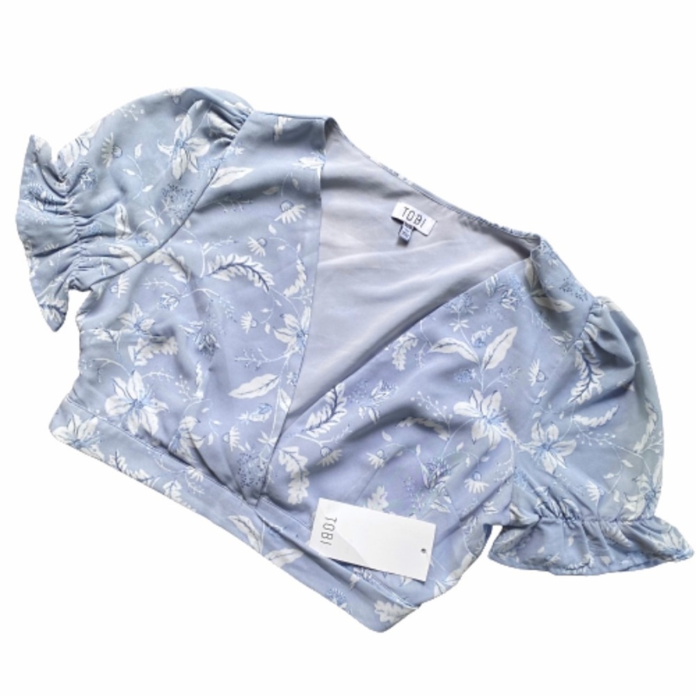 Tobi New With Tags Floral Short Sleeve Wrap Crop Top